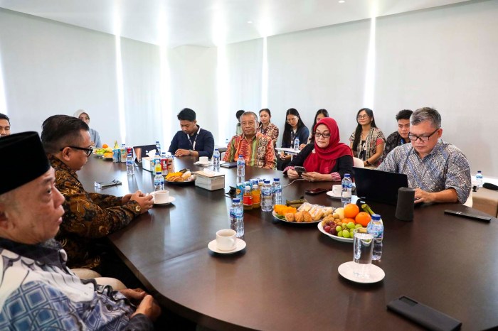 Tinjauan Yuridis Tentang Jaminan Kesehatan Masyarakat (Jamkesmas) Di ... Tinjauan pelaksanaan UTBK Tarakan oleh Wamendiktisaintek