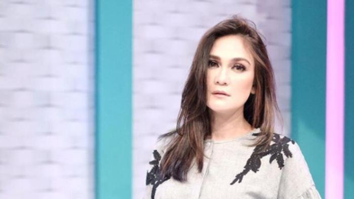 Pernikahan barack terungkap maya jelang curhatan sang reino mantan sengaja Tips kecantikan luna maya jelang pernikahan
