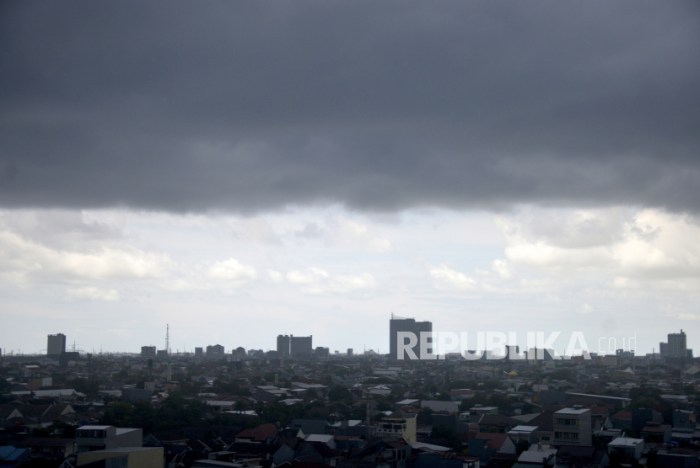Informasi cuaca per jam hari ini di kota Makassar