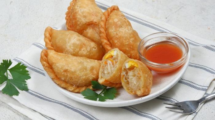 Resep membuat pastel makassar sederhana dan mudah
