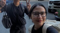 Gaya elegan Prilly Latuconsina dan Omara Esteghlal