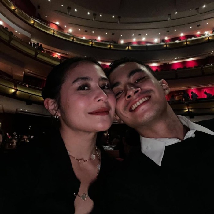 Gaya elegan Prilly Latuconsina dan Omara Esteghlal