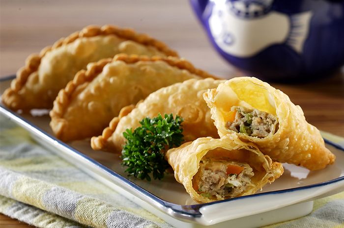 Resep membuat pastel makassar sederhana dan mudah