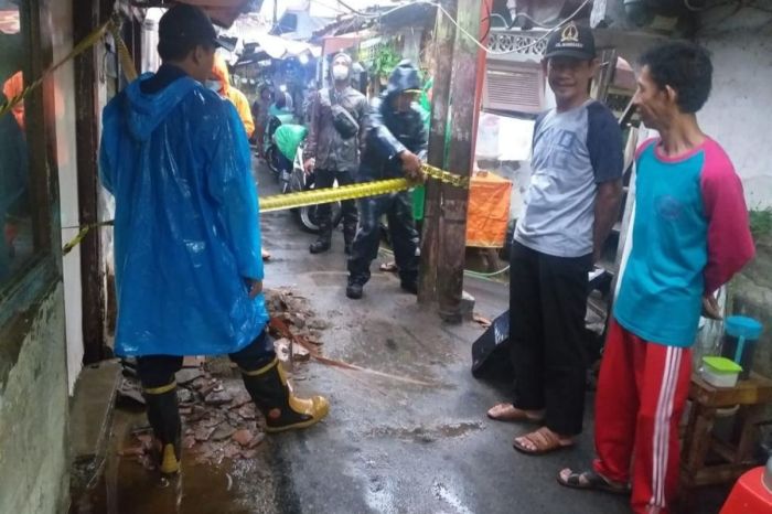 Ponpes Ambruk, Tiga Santri Asal Brebes Jadi Korban Meninggal Gempa ... Status terbaru korban meninggal akibat ambruk tembok ponpes