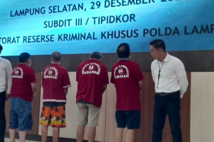 Bukti-bukti pelanggaran hukum dalam proyek pembangunan gerbang rumah dinas bupati lampung timur