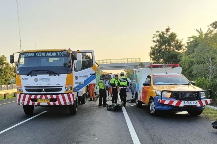 Pencarian dan penyelamatan korban kecelakaan bus umroh