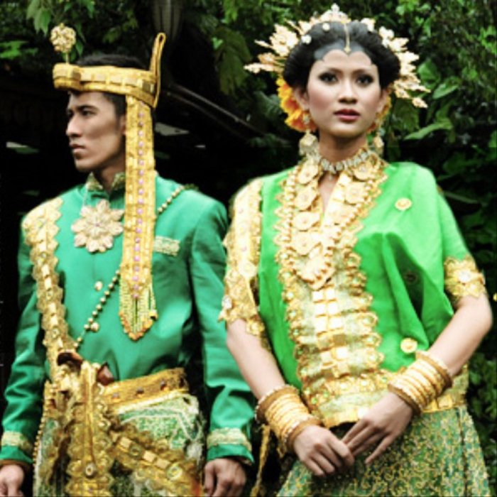 Baju sewa makassar adat Baju sewa makassar adat