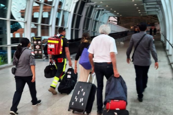 Imigran di jembatan ambassador detroit dan deportasi