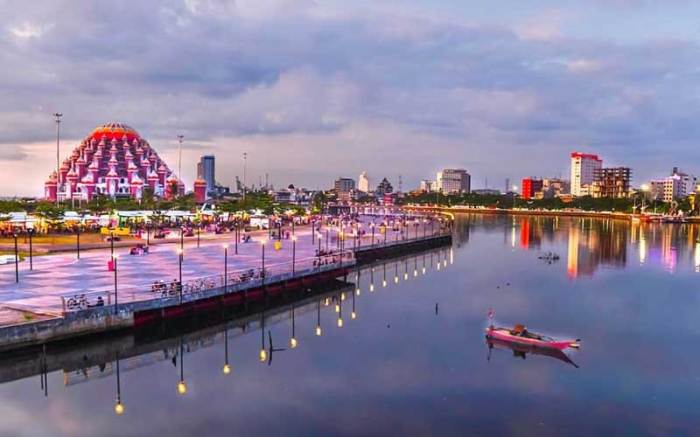 Tempat wisata menarik populer di Makassar liburan keluarga