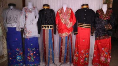 Toko baju adat tradisional Makassar yang menjual berbagai pilihan