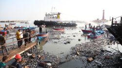Luka-luka korban ledakan pelabuhan terbesar iran