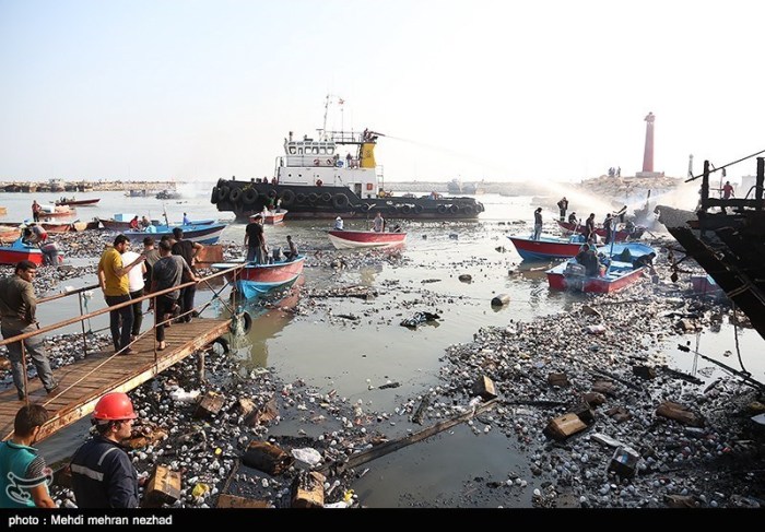 Luka-luka korban ledakan pelabuhan terbesar iran