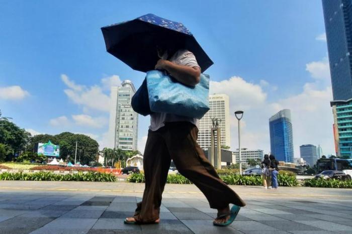 Prediksi cuaca Makassar besok apakah hujan atau panas