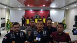 Imigran di jembatan ambassador detroit dan deportasi