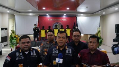 Imigran di jembatan ambassador detroit dan deportasi