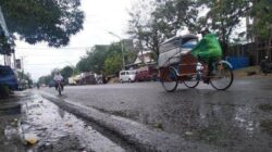 Bmkg cuaca prakiraan prediksi maluku hujan besok ekstrem hingga pagi jumat hari iklim lebat saumlaki februari siang yogyakarta tribunnews pancaroba