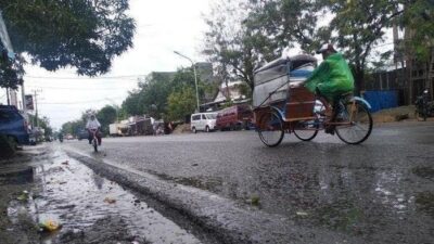 Bmkg cuaca prakiraan prediksi maluku hujan besok ekstrem hingga pagi jumat hari iklim lebat saumlaki februari siang yogyakarta tribunnews pancaroba