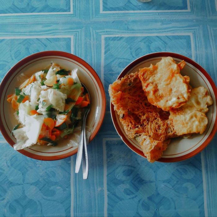 Tempat makan enak murah suasana tradisional Makassar