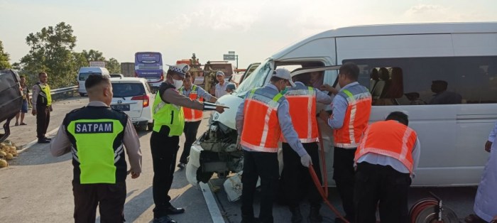 Kejadian kecelakaan di tol cisumdawu yang menyebabkan korban jiwa