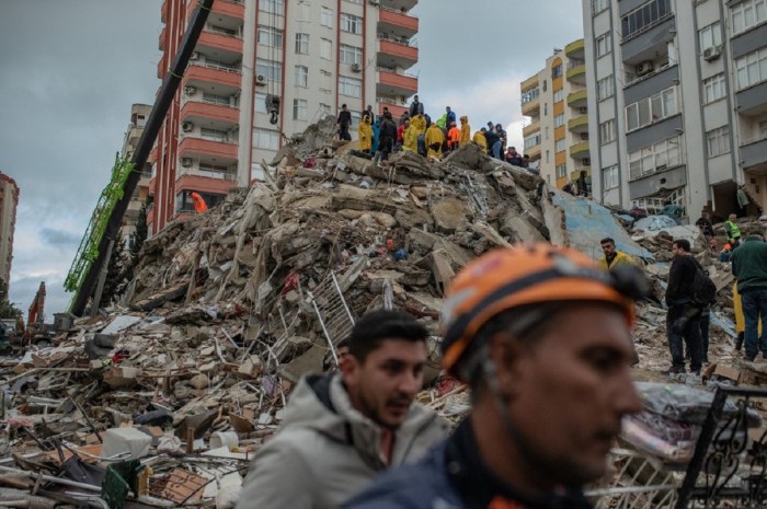 Dampak gempa bumi M 6.2 di Istanbul Turki terhadap infrastruktur