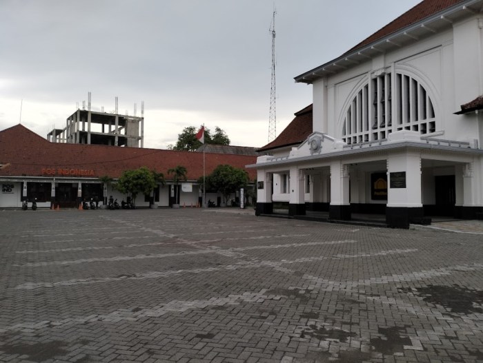 Lokasi dan jam operasional kantor jen tang makassar