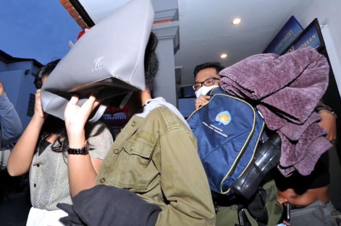 Imigran di jembatan ambassador detroit dan deportasi
