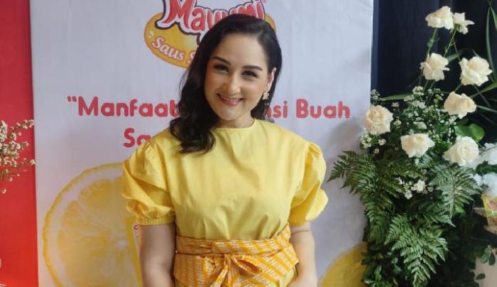 Perbedaan ibadah mona ratuliu sebelum dan sesudah beda agama