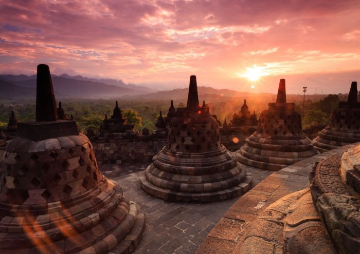 Pentingnya edukasi dan interpretasi spiritual di candi borobudur