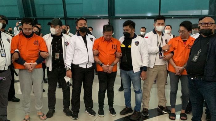 Pengelola judi online kamboja ditangkap saat nongkrong