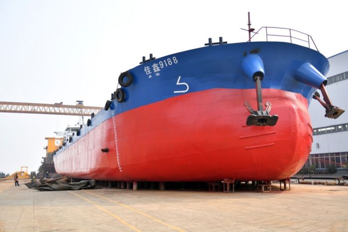 Kekurangan barang akibat berkurangnya kapal impor dari china
