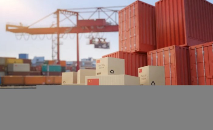 Kekurangan barang akibat berkurangnya kapal impor dari china