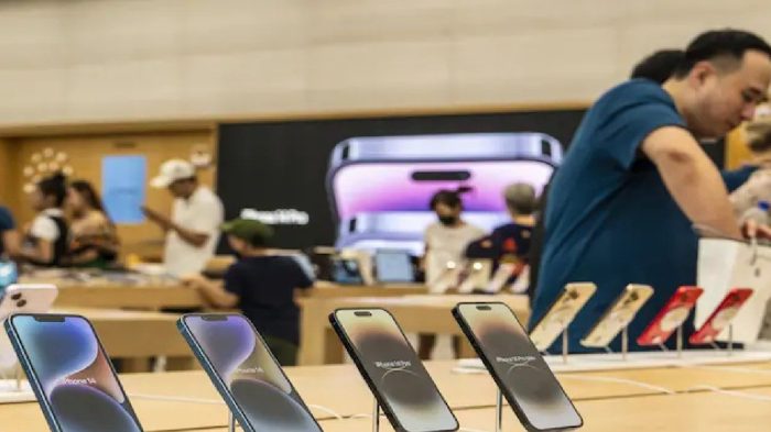 Pro dan kontra rencana Apple memindahkan produksi iPhone ke India