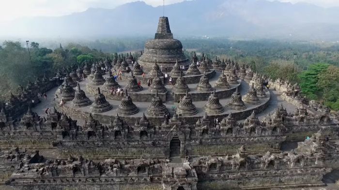 Pentingnya edukasi dan interpretasi spiritual di candi borobudur